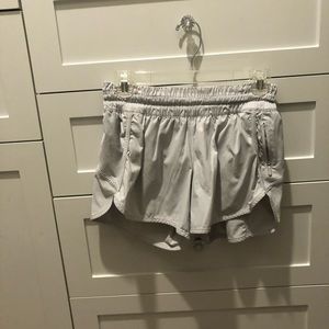 Lululemon Tracker Short V 4”